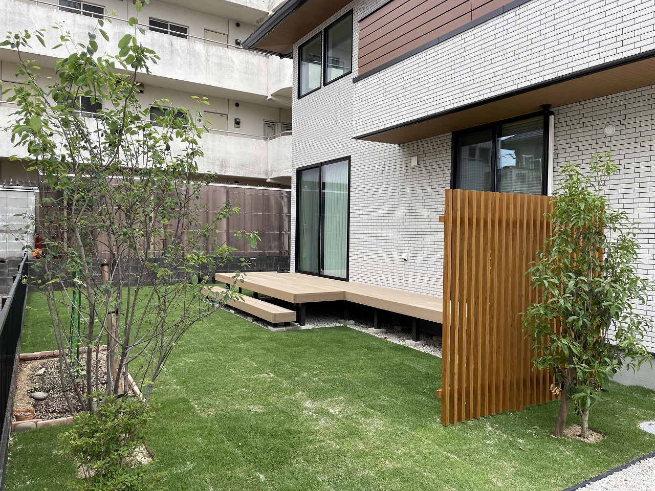 樹脂デッキ|マイピュアガーデン | 愛知県岡崎市・幸田町 外構・新築外構・エクステリア・お庭工事の専門店